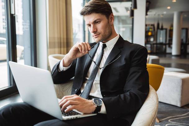 Services bancaires professionnels - Banque d'affaires pour entreprises